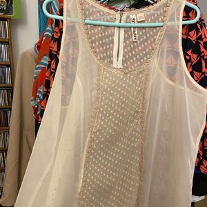 Eyeshadow Sleeveless Chiffon Cream Blouse